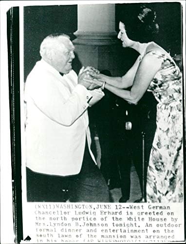 Гроздобер фотографија на канцеларката на Западна Германија, Лудвиг Ерхард е добредојдена во Белата куќа од Лејди Бирд nsонсон