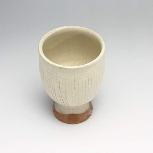 Чаша за вино, направена од Казуса Носака. Јапонски традиционален керамички хагивер.