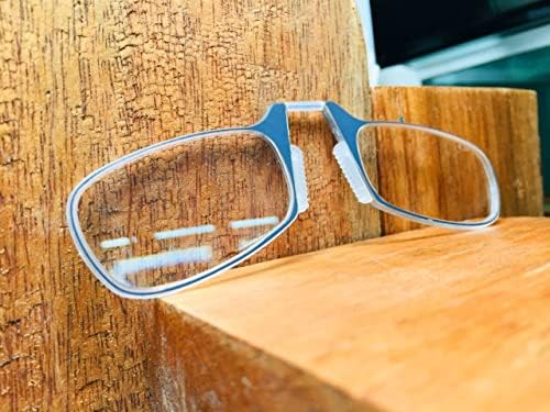 Д -р. Читателите на Б -читателите нос нос читање очила со случај за мажи и жени