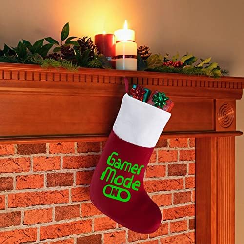 Гејмер режим на Божиќ виси чорапи за порибување за Божиќно дрво за одмор дома