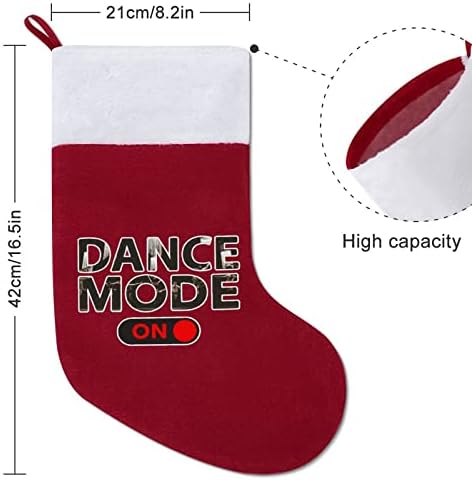 Режим на танцување на божиќни чорапи за порибување со кадифен камин што виси за Божиќно дрво