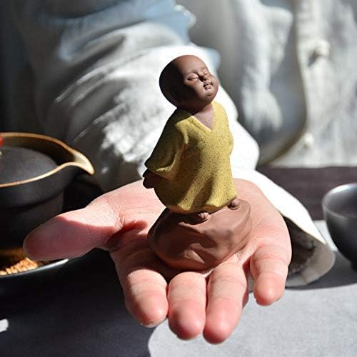 Kingzhuo керамика мала симпатична Буда статуа монах фигурина креативни бебиња занаети кукли украси подарок класичен деликатен керамички уметности и занаети чај дода?