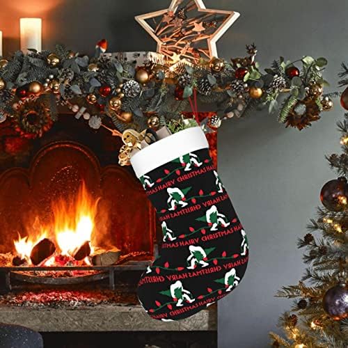 Божиќни чорапи за божиќни чорапи Bigf-oot oreast е новострана камин што виси чорапи
