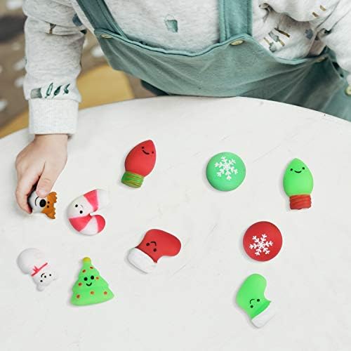 Cualfec Christmas Mochi Squishy Toy за деца Симпатична Божиќна забава најголемиот дел играчки за момчиња и девојчиња под 10, 24