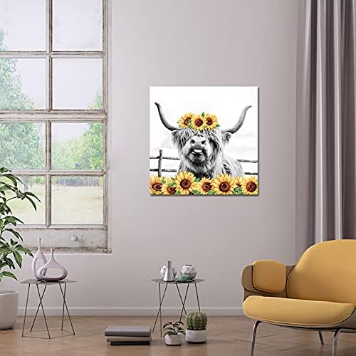 Inge Foto Highland Cow Canvas wallидна уметност симпатична говеда со жолти сончогледи црно -бело сликарство за сликање фарма и цветни уметнички дела за домашна спална соба фарма ?