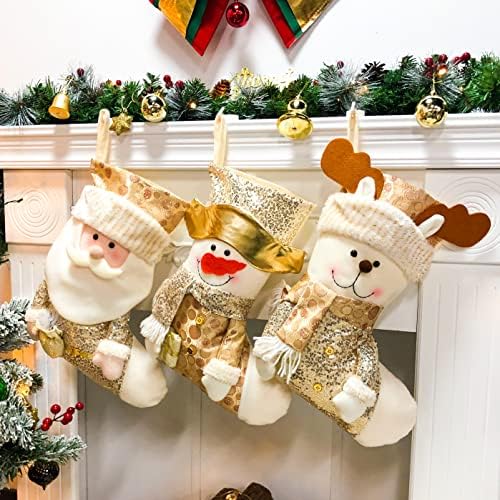 Cultoy 3 парчиња златни Божиќни чорапи сет од 3 Дедо Мраз, снежен човек, ирваси, Божиќниот карактер 3Д кадифен со шал Божиќни украси и додаток за забава, 20 ''